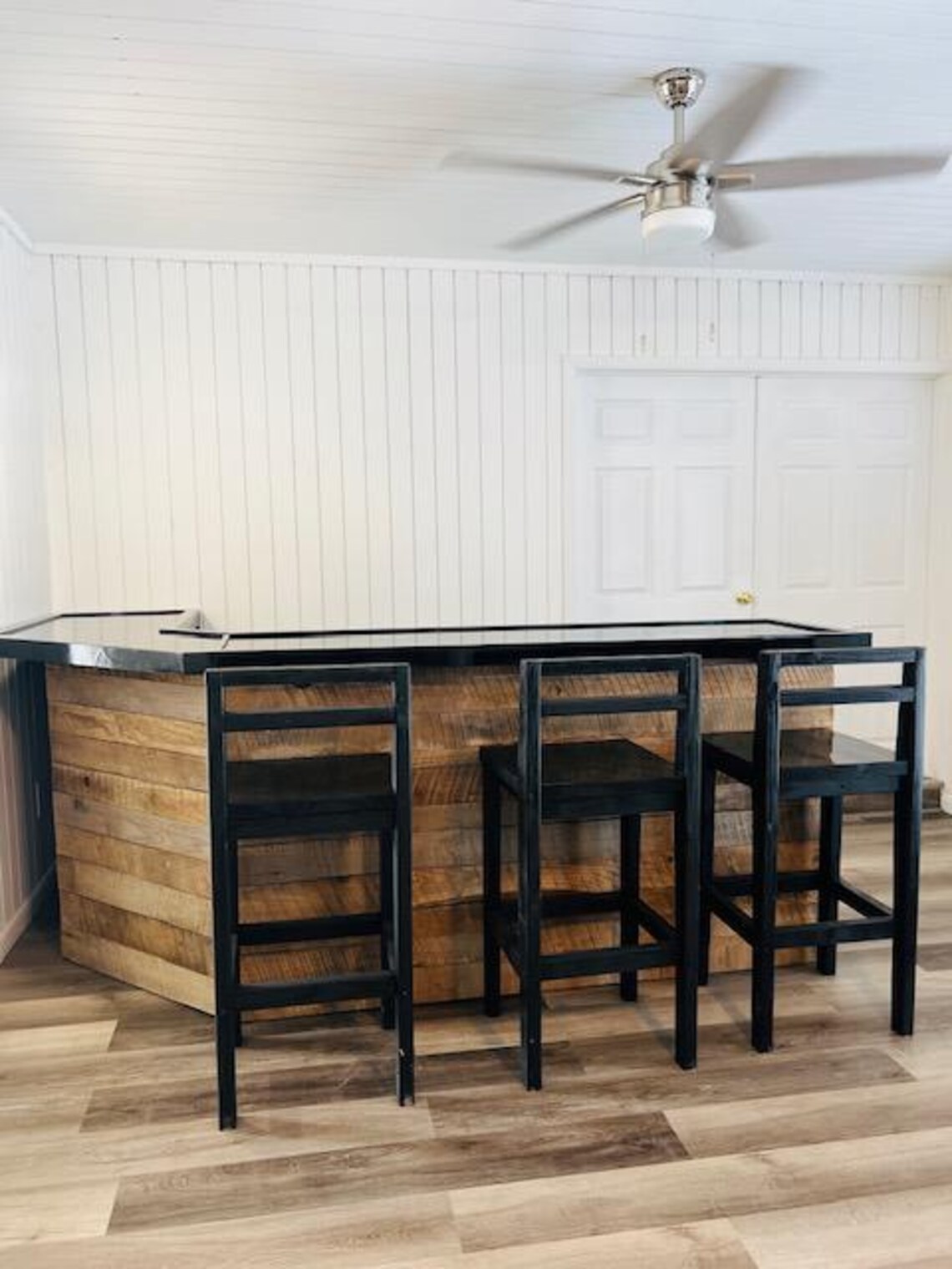 Handmade L-shaped Barnwood Bar – Custom Rustic Indoor Outdoor Home Bar ...