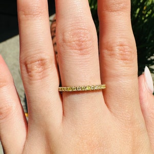 Yellow Diamonds band