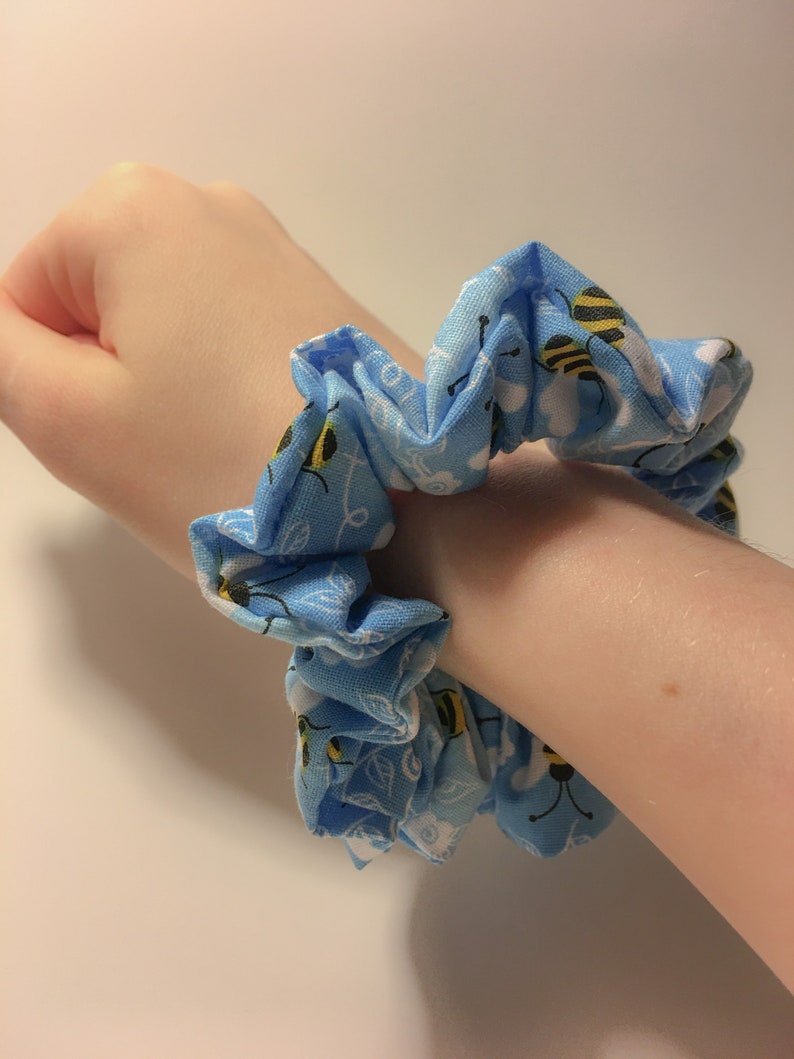 Busy Bee Scrunchie