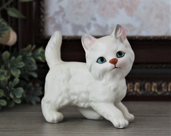 Cat Figurine Cute White Kitten Feline Porcelain Ceramic Hand Painted Animal  Statue Statuette Collectible Vintage 