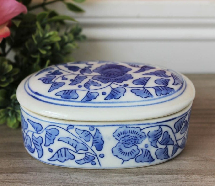 Chinese Ceramic Box W/ Lid, Oval Shape Blue & White Jewelry