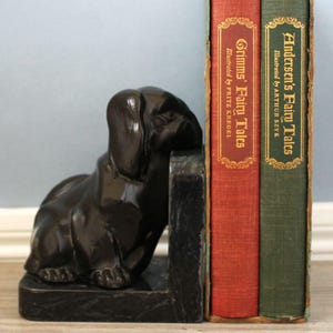 Vintage Pekingese Dog Bookend: Hand-Cast Spelter Figurine, Library Decor
