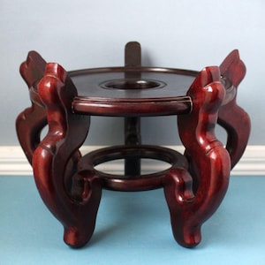 &quot;Großer chinesischer Holzstand: 8,5 &quot;&quot;Schaufläche, Vintage asiatischer Sockel-Riser.&quot;