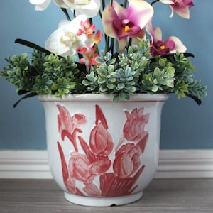 Vintage Floral Ceramic Flowerpot: Hand-Painted Pink Stoneware Planter