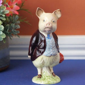 Beatrix Potter Figurine: Pigling Bland, Vintage BESWICK Porcelain, 1971