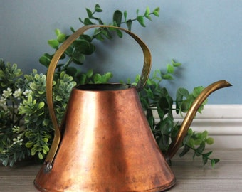 Copper Watering Can Vintage Curved Spout Tapered Shape Spout Brass Handle Metal Hand Made Copper Watering Pot Indoor Outdoor Garden Décor