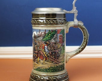 Boccale da birra vintage: GERZ Germania Ovest, scena con cavalli, coperchio incernierato, oggetto da collezione per l'arredamento di un bar tedesco.