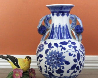 Asian Vase 8.75&quot; Tall w/ Handles, ANDREA by SADEK Floral Chinese Porcelain Vessel, Classic Blue & White, Chinoiseries Flower Holder, Vintage
