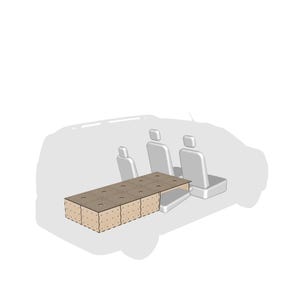 Könnte beinhalten: Ein modulares Holzplattform-System zur Aufbewahrung im hinteren Laderaum eines Fahrzeugs. Die Struktur besteht aus hellbraunen rechteckigen Paneelen mit kreisförmigen Aussparungen, die in einem Raster angeordnet sind.