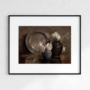 Blumen + Teller Stillleben | Vintage Gemälde | Dunkel schwermütige Blumen Still Kunst | Druckbare Kunst | Digitaler Download | 241 Bild 4