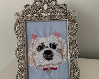 Custom embroidered pet portraits in frame