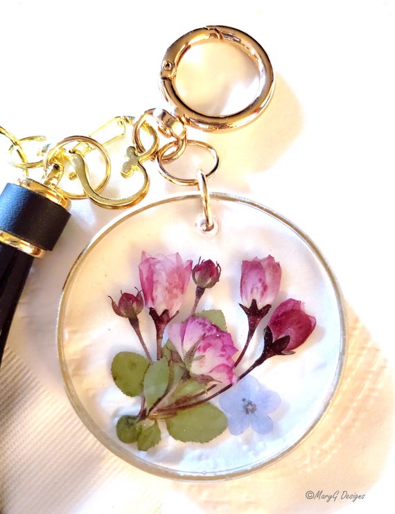 Resin Flower Keychain: Handmade Pressed Flower Tassel Key Holder
