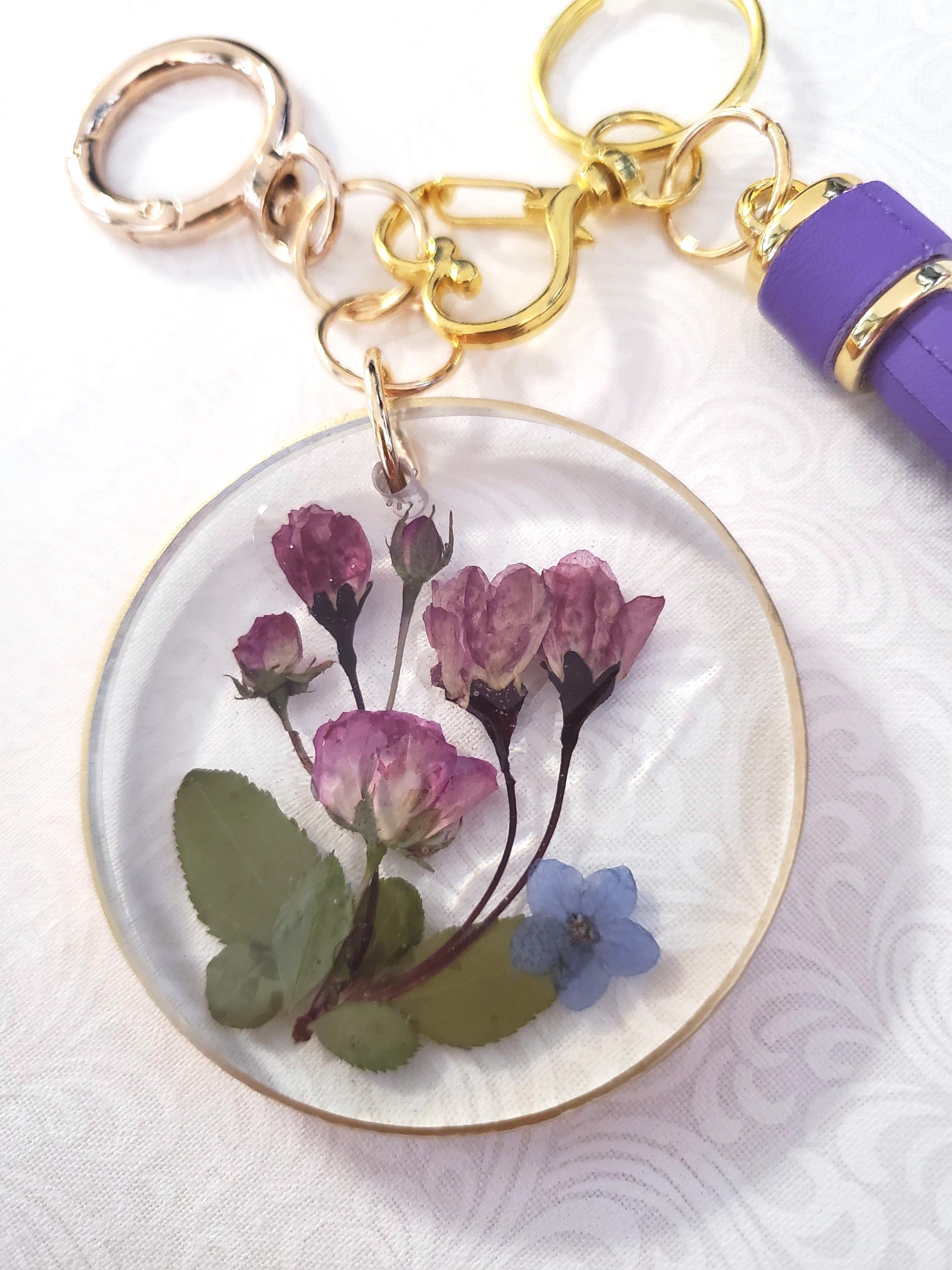 Resin Flower Keychain: Handmade Pressed Flower Tassel Key Holder
