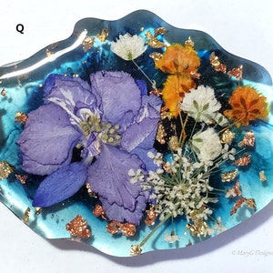 Handmade Resin Pressed Flower Cell Phone Holder: iPhone, Android Stand