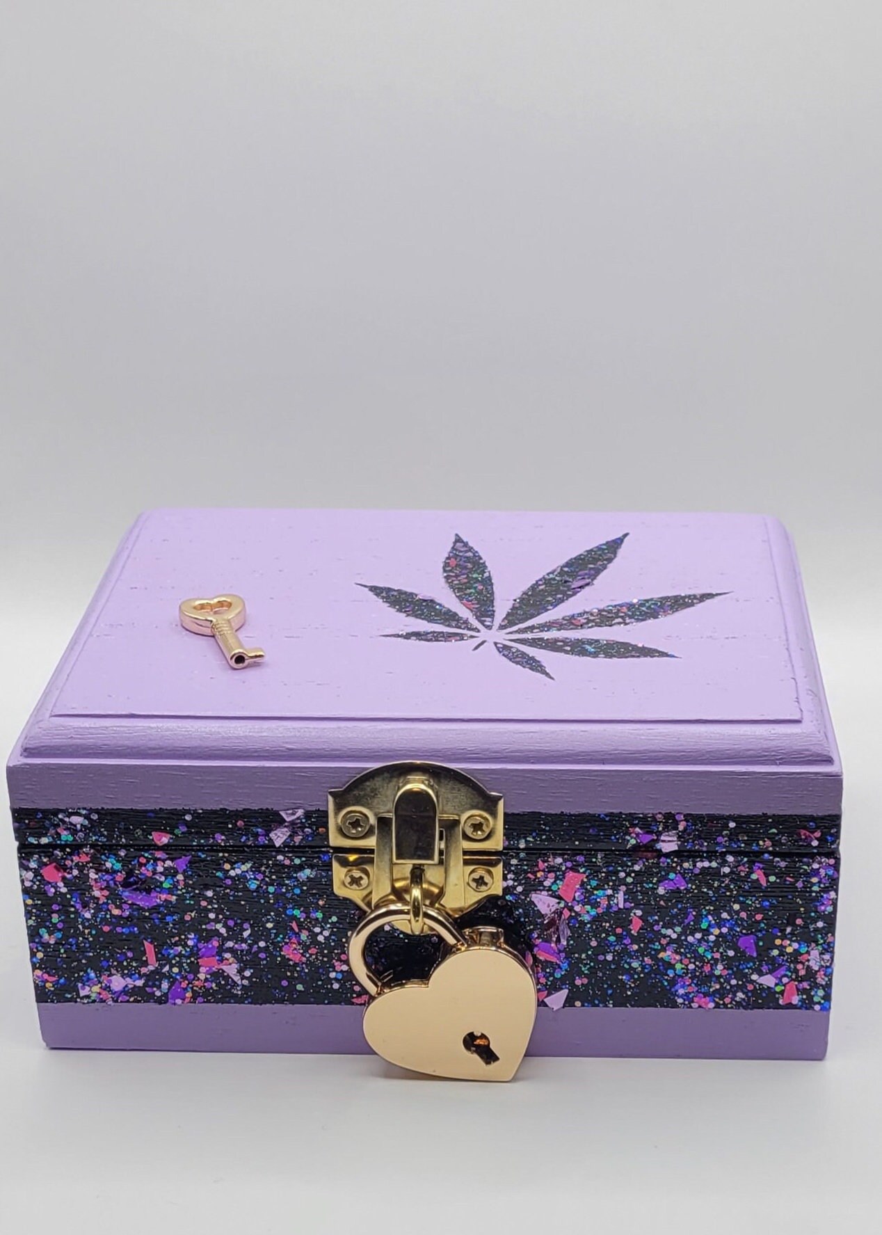 Blue Mandala - Premium Bamboo Stash Box with Metal Padlock and Keys - –  Stash House Supply Co