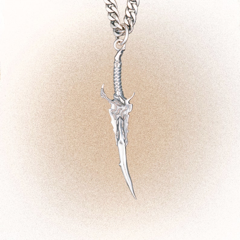 Kamish's Wrath Long Dagger Necklace Pendant zdjęcie 1