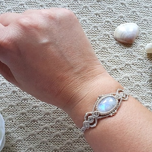 Elegant macrame bracelet &quot;Rays of the Seas&quot; with semi-precious stone cabochon