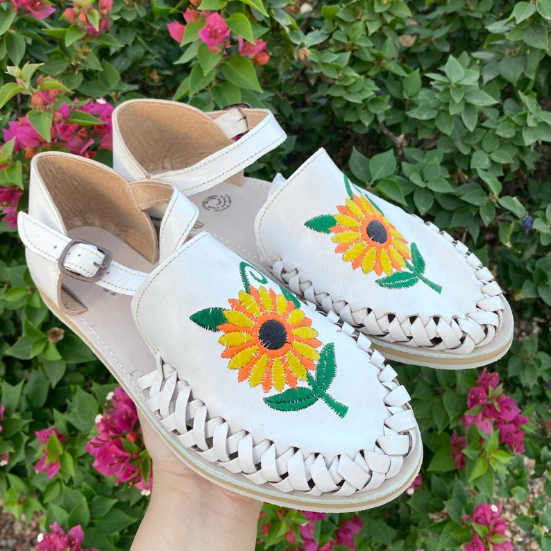 huaraches with sunflower