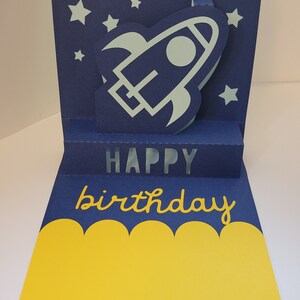 Joyeux anniversaire Rocket Card, Blank Inside, Vaisseau spatial, Étoiles, Blues, Jaune, Garçons, Filles, Tout âge