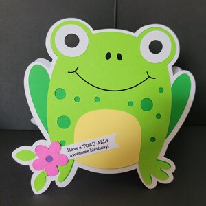 Avoir une carte d’anniversaire géniale Toad-ally, vierge à l’intérieur, crapaud, fleur, rose, vert