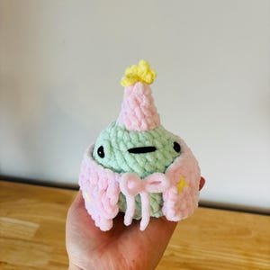 Crochet Wizard Frog Plushie | Knitted Magical Amphibian Stuffie