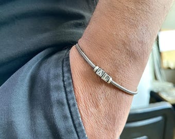 Men’s Initial Bracelet Personalized Letter Jewelry Gift for Husband Dad Son Boyfriend Brother.