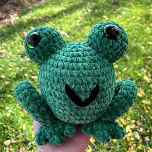 Adorable Crochet Frog Pattern - Quick and Fun Project, Beginner-Friendly (PDF Pattern) English