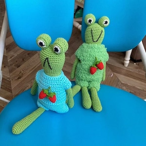 Frog in Jumpsuit Crochet Pattern: No-Sew Amigurumi (PDF) English