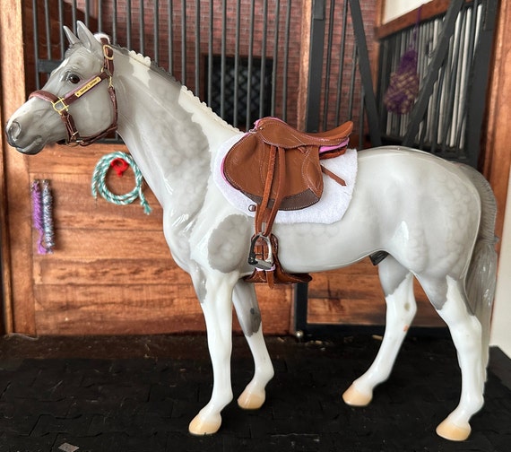 Horse Figurine Saddle Stars Skye Horse Toy Model Horse Cross