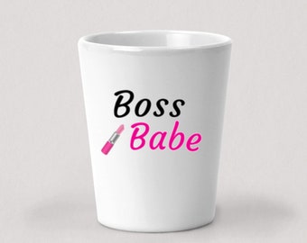 Boss Babe Shot Glass - Vidrio de tiro de cerámica blanca de 1,5 oz