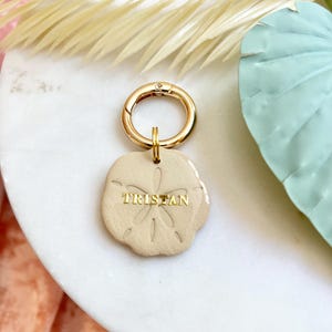 Etiqueta para mascota Sand Dollar: dije personalizado de arcilla polimérica para collar de perro