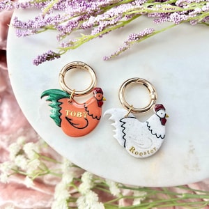 Placa de identificación personalizada para mascota: dije de arcilla polimérica para collar de perro con forma de pollo