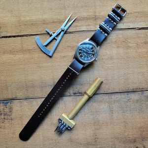 Leather One-Piece Watch Strap - Horween Horsehid Chromexcel - Brown - Customizable