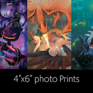 Puede incluir: Tres impresiones fotográficas de 10 cm x 15 cm con ilustraciones coloridas de criaturas fantásticas. Las impresiones muestran un personaje morado y negro, un dragón naranja y una criatura acuática azul. Texto: "4"x6" photo Prints".