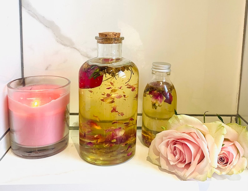 Rose & Ylang Ylang Aromatherapy Bath/Body Oil, with Camomile and Rose Buds Spa Gift. image 3