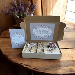 Personalisiertes und handgemachtes Geburtstagsgeschenk für Frauen, Freundin, Schwester, Mutter, Geschenkbox, Geschenkidee zum Geburtstag, 2