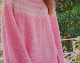 Einzigartiger handgestrickter Pullover für kuschelige Wintertage