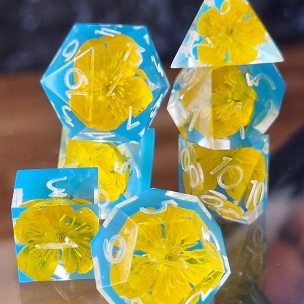 Real FLOWER DICE | Real Flowers Handmade Resin 7 Dice Set for DnD, Pathfinder, Dungeons and Dragons, RPG, Druid Dice, Polyhedral Dice