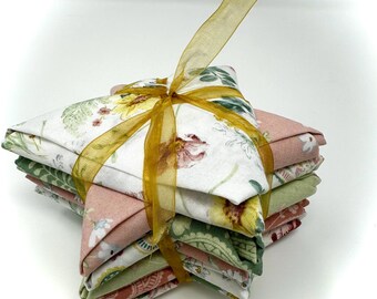 10FQB Daisy Days By Wilmington Prints 10 Fat Quarters in a Bundle