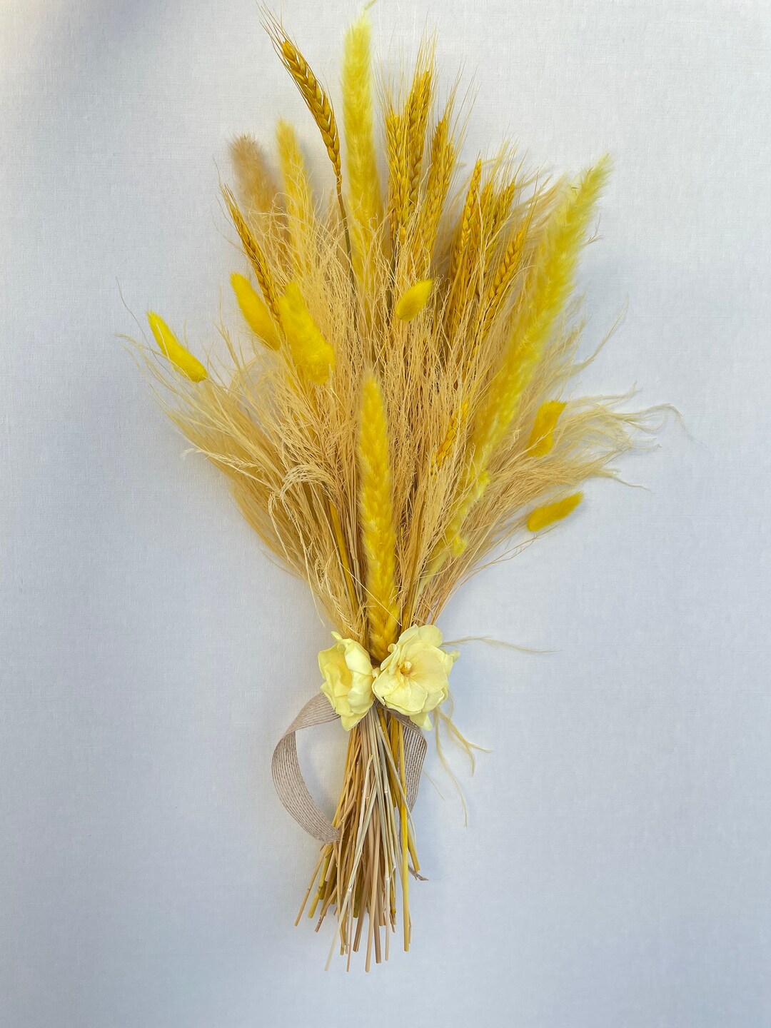 Dried Flower Arrangement for Modern Home Decor Preserved Floral Bouquet for Bridal or Bridesmaid