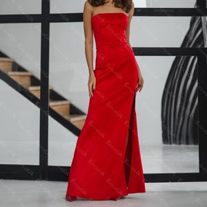 Elegant Red Satin Maxi Dress with Rose Choker – Strapless Formal Gown for Special events, Prom Parties, Cocktails and Red carpet looks