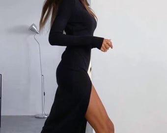 Svart ribbad stickad bodycon-klänning, midiklänning med slits