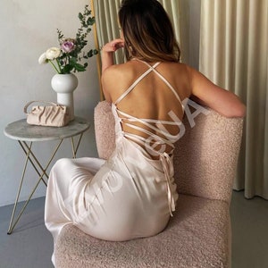 Robe nuisette en soie ivoire avec col bénitier pour une occasion spéciale, robe nuisette midi en soie, robe fourreau pour demoiselles d'honneur, nuisette dos nu pour fille d'anniversaire