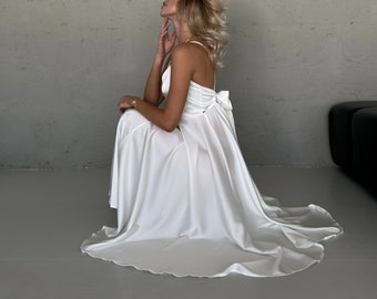 Robe midi en soie blanche avec dos nu, Robe midi de demoiselle d'honneur en soie blanche, Robe de demoiselle d'honneur en soie blanche, Robe midi en soie à col en V pour femme