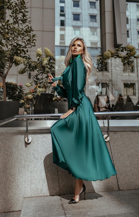 long sleeve green midi dress Emerald Knitted Sweater Dress: Pleated A-line With Belt Attention 1 Current Air Women's Belted Buttondown