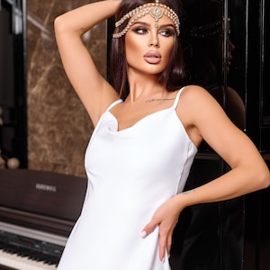Robe nuisette en soie blanche à col bénitier, Robe nuisette en soie blanche pour demoiselles d&#39;honneur, Robe midi en soie blanche sans manches, Robe nuisette en soie à col bénitier Blanc
