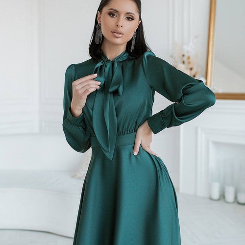 Emerald Green Silk Midi Dress, Silk Modest Dress for Women, Emerald Silk Long Dress with Long Sleeves, Modest Engagement Dress