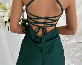 Smaragdgrünes Seidenkleid mit Wasserfallausschnitt für besondere Anlässe, rückenfreies Midi-Slipkleid für Brautjungfern, Geburtstagskinder