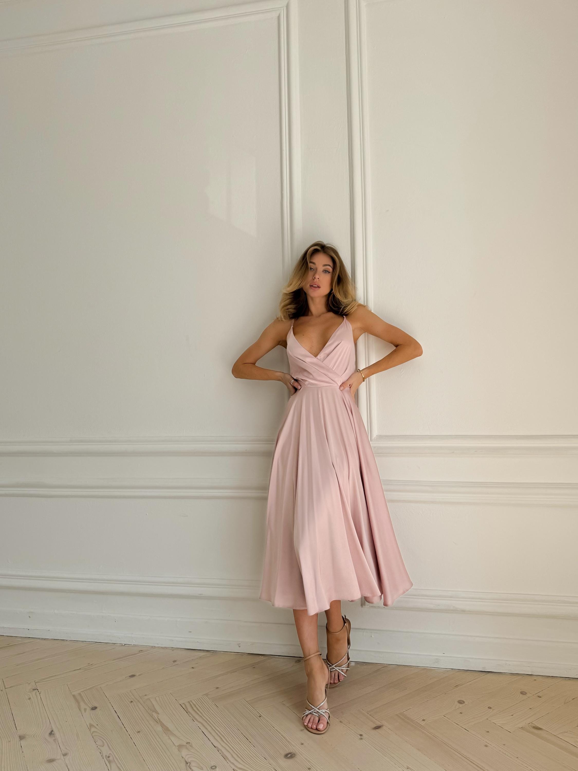 【送料&関税込】J.W. Anderson Light Pink Satin Dress Anderson Maxi Dress ~ Light Pink Luxe Satin – Show Me Your Mumu
