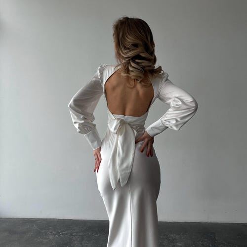 batwing dress backless Uoozee-official Sleeves Mermaid Pockets Ruched Solid Color Round-Neck Maxi Dresses SILVER / XS Size:S/US 4 silkfred_exclude Becca Kufrin Wears Donna With its regular fit